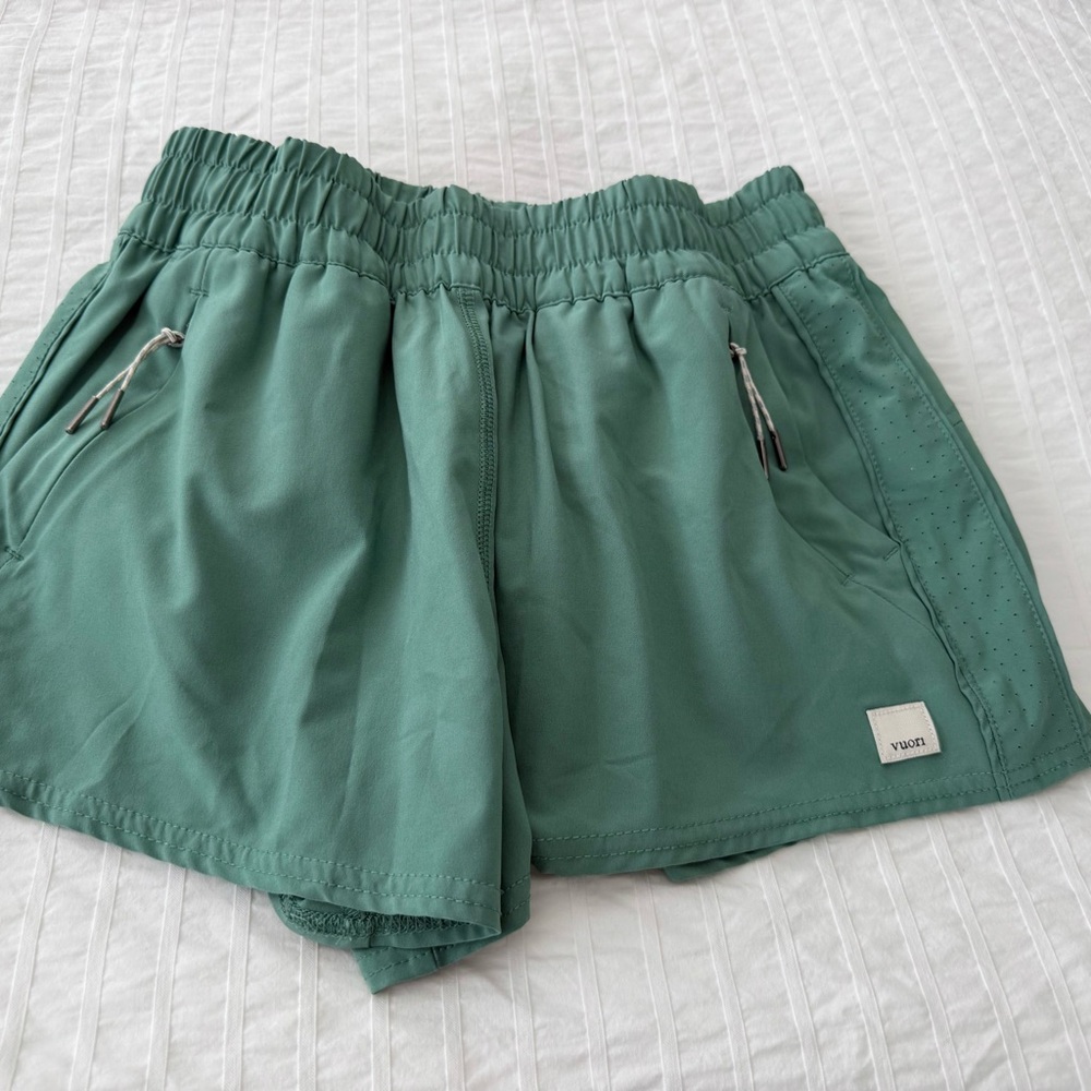 VUORI DASH SHORTS